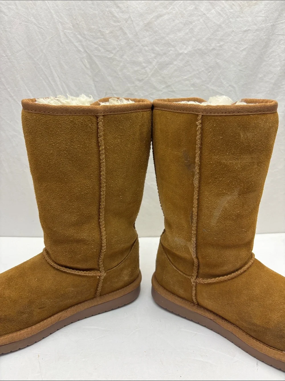 Koolaburra by UGG boots, SZ 2 little girl, box 59